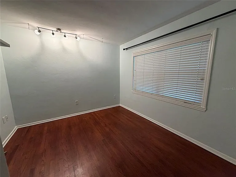 701 SW 28th St — Photo 5