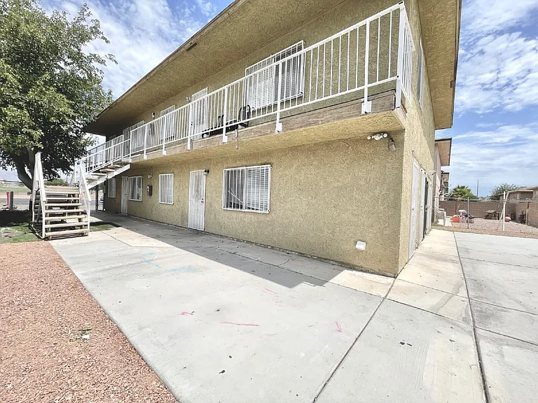 3427 E Cheyenne Ave #A — Photo 11