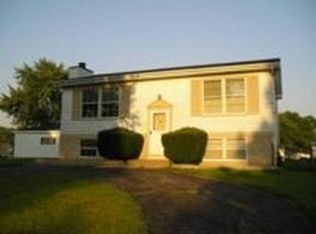 7000 Hemlock St, Hanover Park, IL 60133