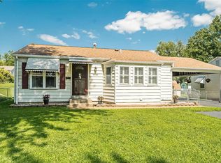 12142 Sunnycrest Pl, Maryland Heights, MO