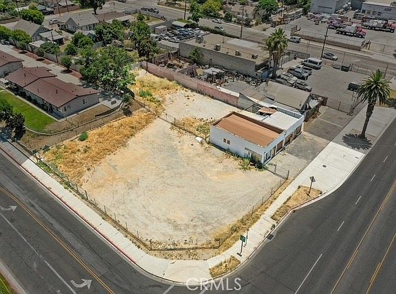 3rd image of 2350 Main St