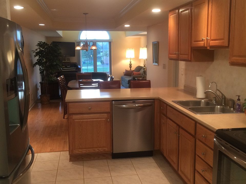 Kitchen has new stainless appliances 