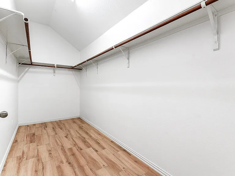 28259 Daystrom Ln — Photo 28