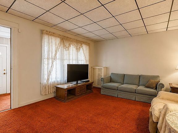 4th image of 9120 87th St