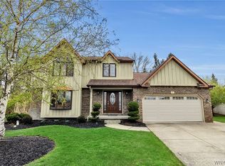 9 Lisa Ann Ln, West Seneca, NY 14224