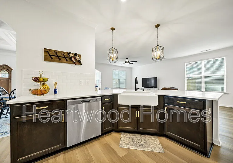 924 Windchase Way — Photo 15