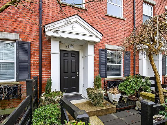 4th image of 11067 Barnston View Rd #68