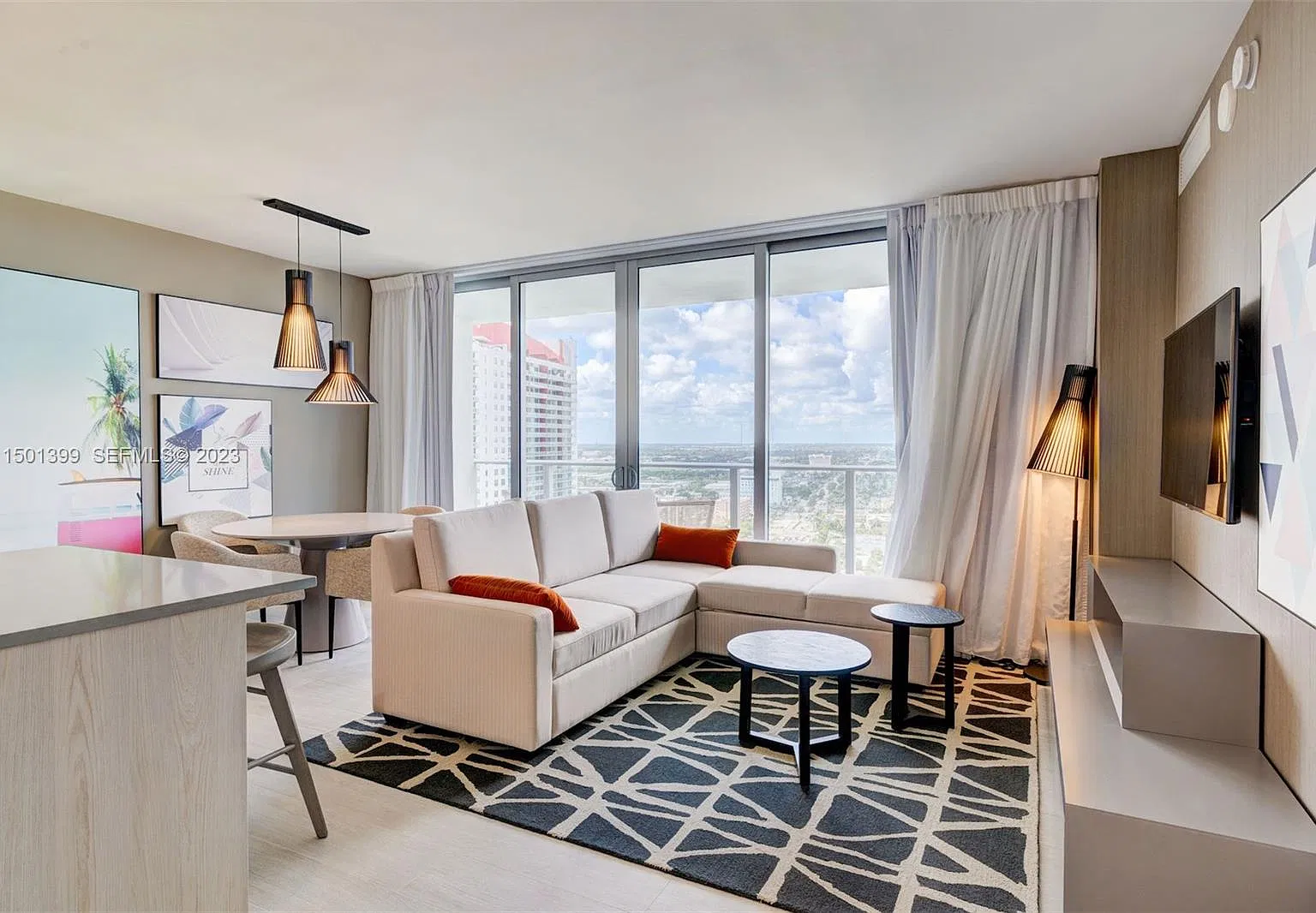 1 bed, 1.5 bath, 702 sqft, $5,000 — Photo 2