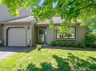 527 Townwood Dr, Albany, NY