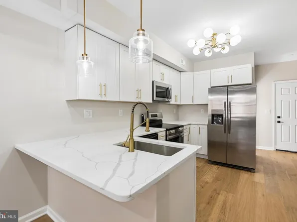 1547 Carswell St, Baltimore, MD 21218