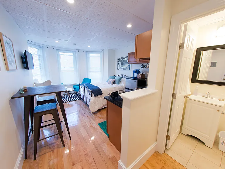 302 Newbury St #11 — Photo 2