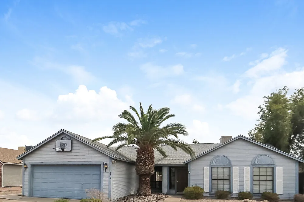 3 bed, 2.0 bath, 1495 sqft, $2,285 — Photo 1