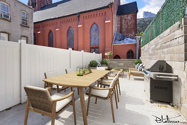 Rented by Platinum Properties | media 15