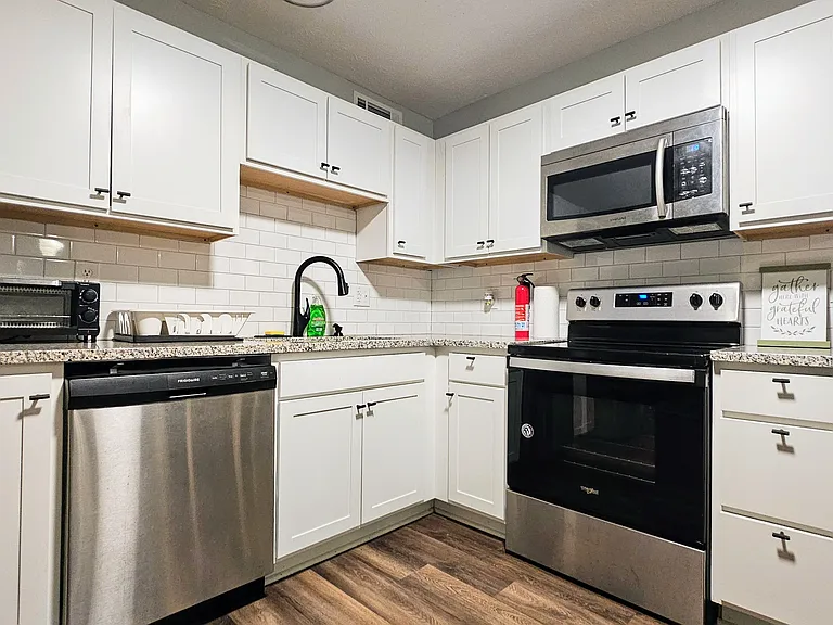 1562 S Shelby St #1F — Photo 6