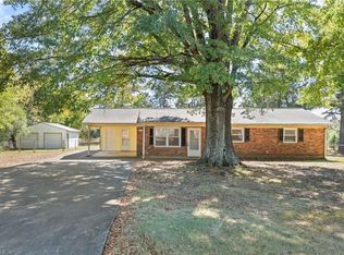 4706 Nokomis Dr, Kernersville, NC 27284