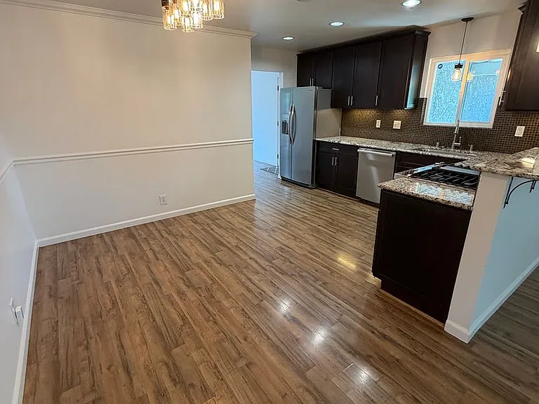 1115 Church St — Photo 17