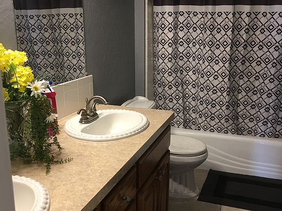 Guest bathroom   2 sinks