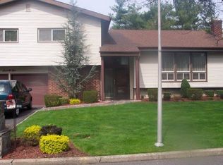 75 Gail Dr, New Rochelle, NY 10805