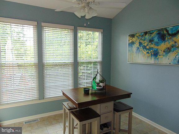 5th image of 22 Bridle Ct
