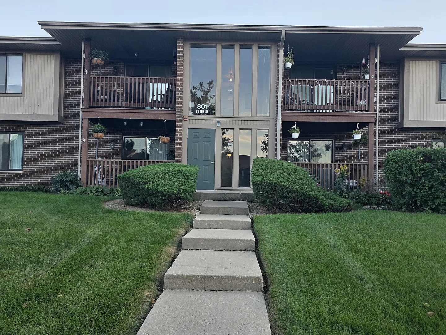 2 bed, 1200 sqft, $2,100 — Photo 1