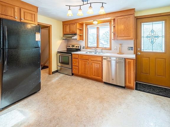 4th image of 128 Ann St