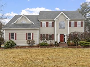 4 Hubley Ln, Southborough, MA 01772