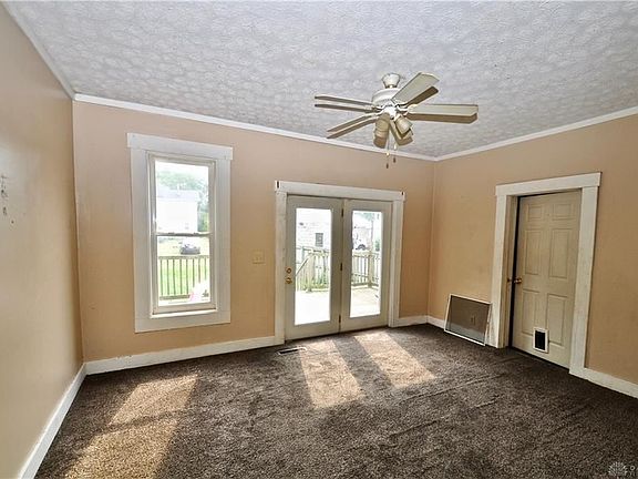 5th image of 209 Wayne Ave