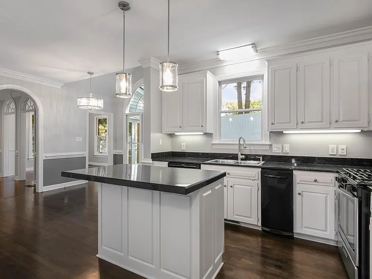 1212 Weldon Pl — Photo 10