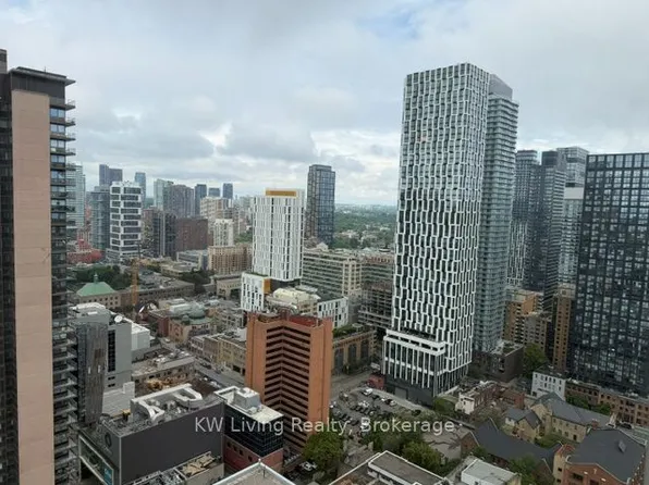 210 Victoria St, Toronto, ON
