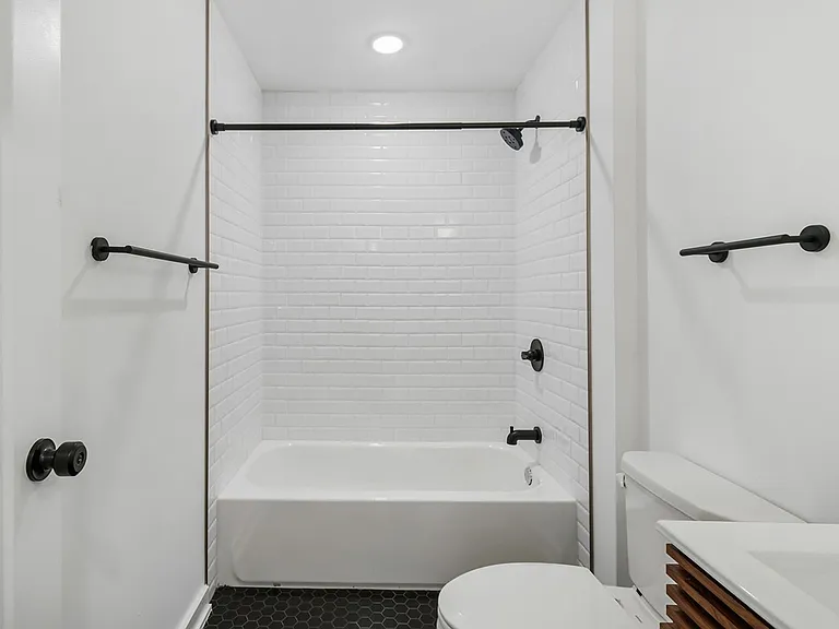 Welcome to Emerald Fox Lofts — Photo 8