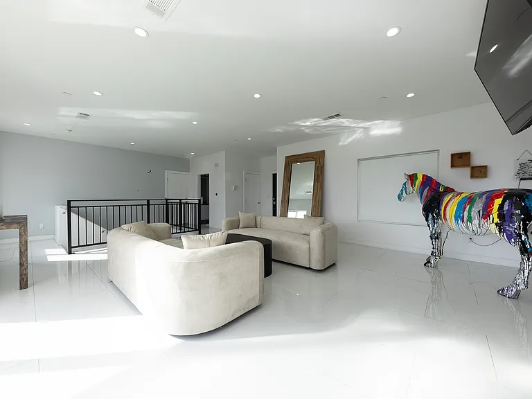 4240 Barrett Rd — Photo 7