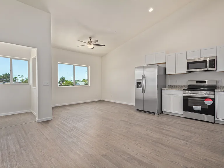 Myrtle Townhomes — Photo 3