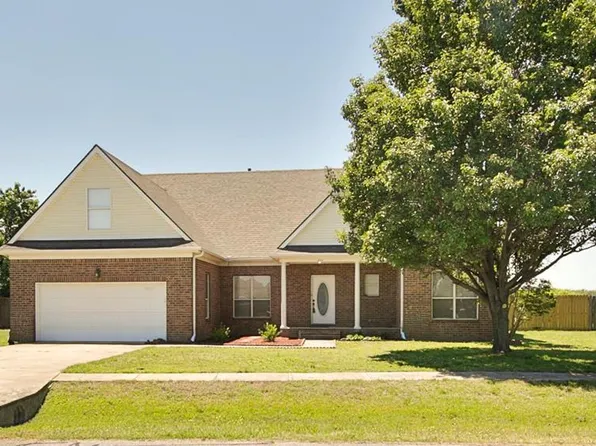 824 Bayou Vista Dr, Marion, AR 72364