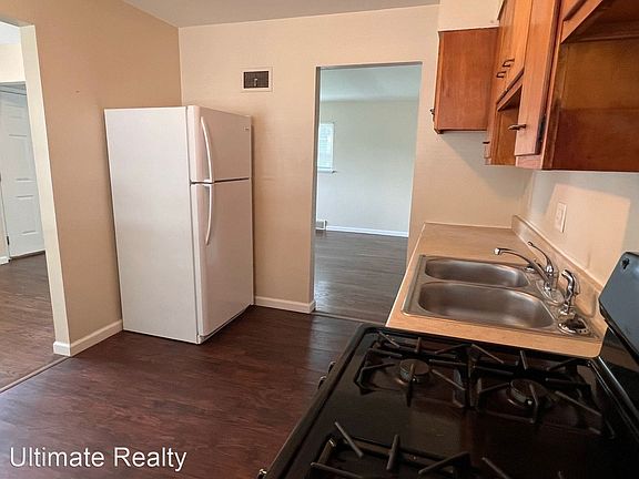 5th image of 9715 Cote Brilliante Ave