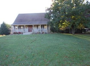 10 Black Hill Ln, Troutville, VA 24175
