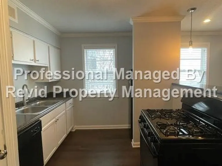 36 N. Auburndale — Photo 4