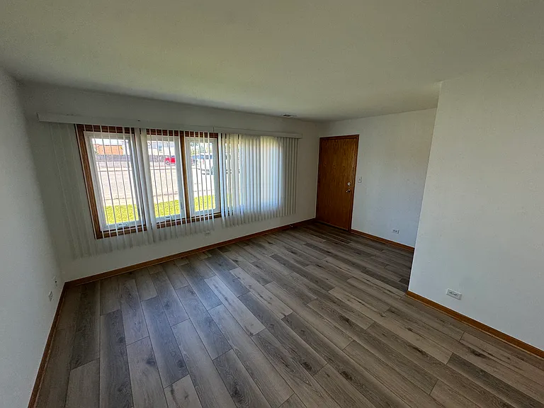 5223 S Archer Ave #1 — Photo 4