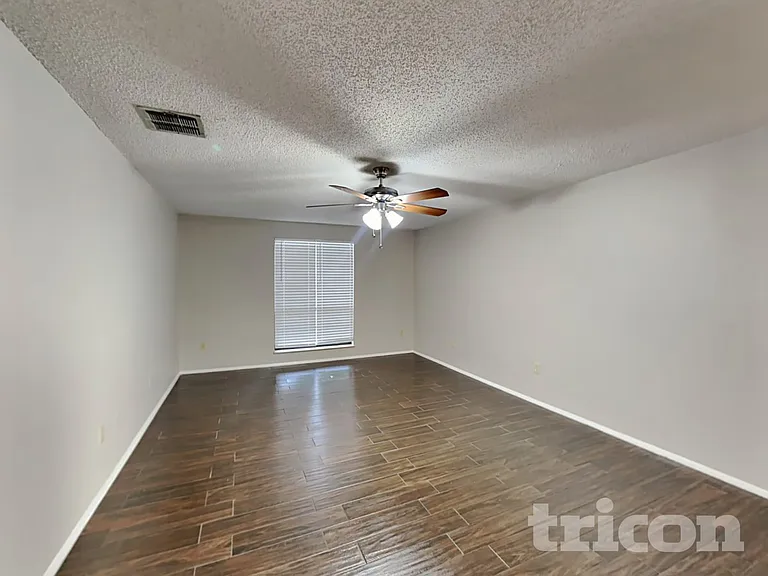 8102 Chickasaw Ln — Photo 5
