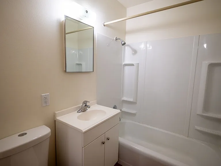 Liberty Valley Apartments — Photo 21