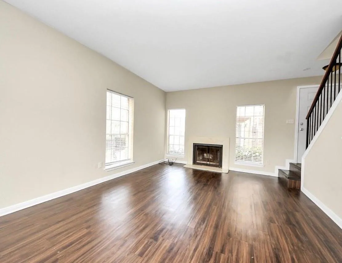 2 bed, 1.5 bath, 1036 sqft, $1,500 — Photo 4