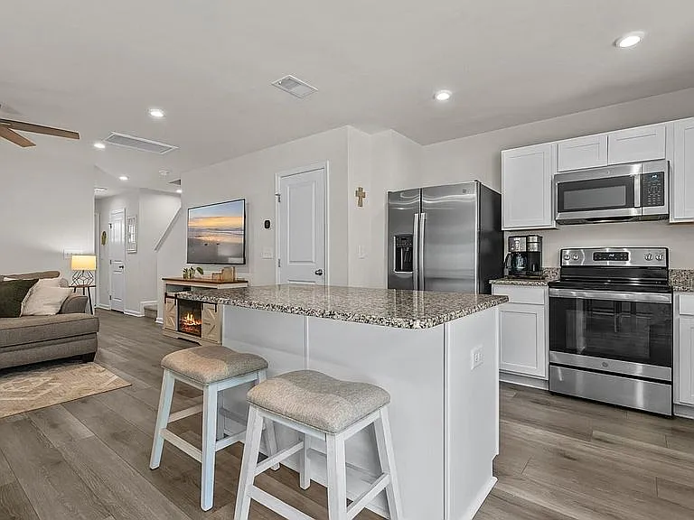 142 Villa Grande St #C — Photo 34