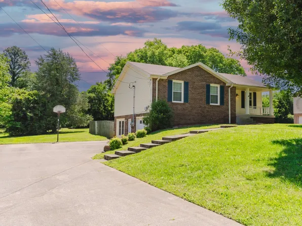 2521 Atwood Dr, Clarksville, TN 37040