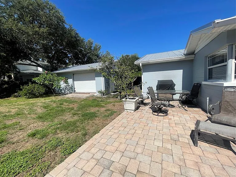 3030 W Helen Ave — Photo 3