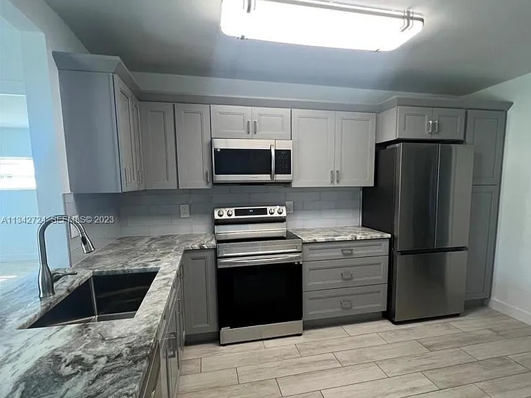 19420 Carolina Cir — Photo 4