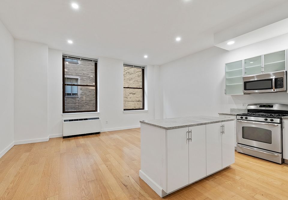 1st image of 37 Wall St APT 20M