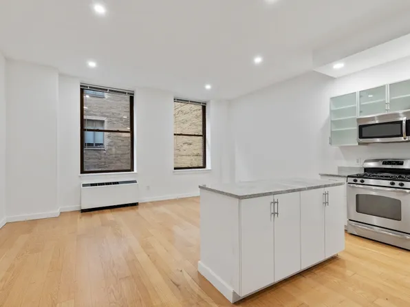 37 Wall Street image 1 of 7