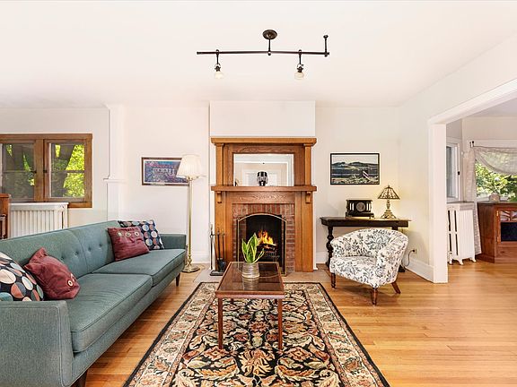 5th image of 643 N Elmwood Ave