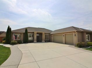 1744 Sunshine Ave, West Richland, WA 99353