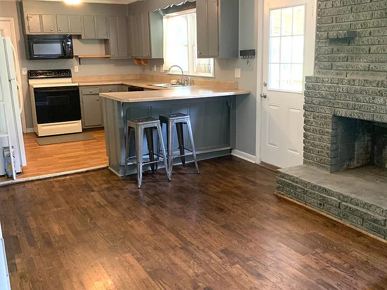 5235 Lickton Pike — Photo 2