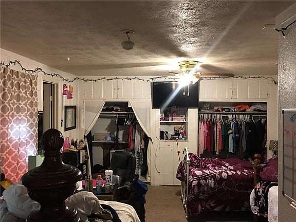 4th image of 4037 McCart Ave